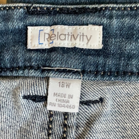 Relativity Women’s Denim Capri Jeans Size 18W - Picture 7 of 11